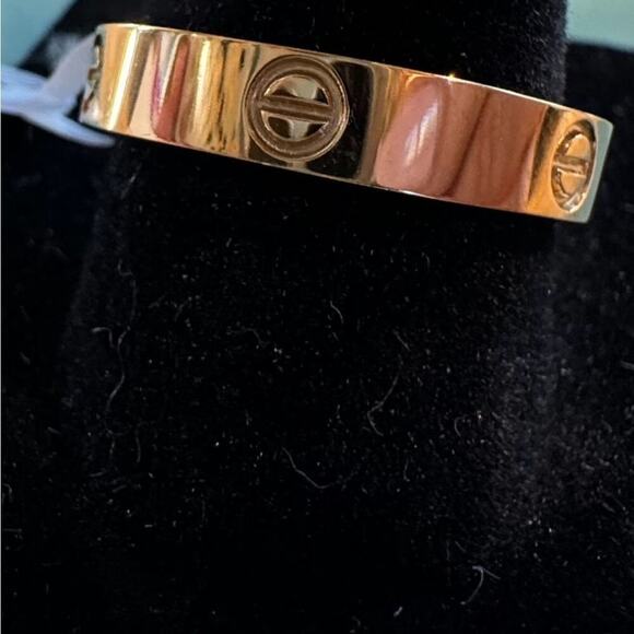 no brand Jewelry - NWT 18k gold plated  Love Screw Ring -Luxury RIng Size 7